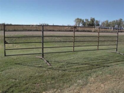 LP 24' Freestanding Panel